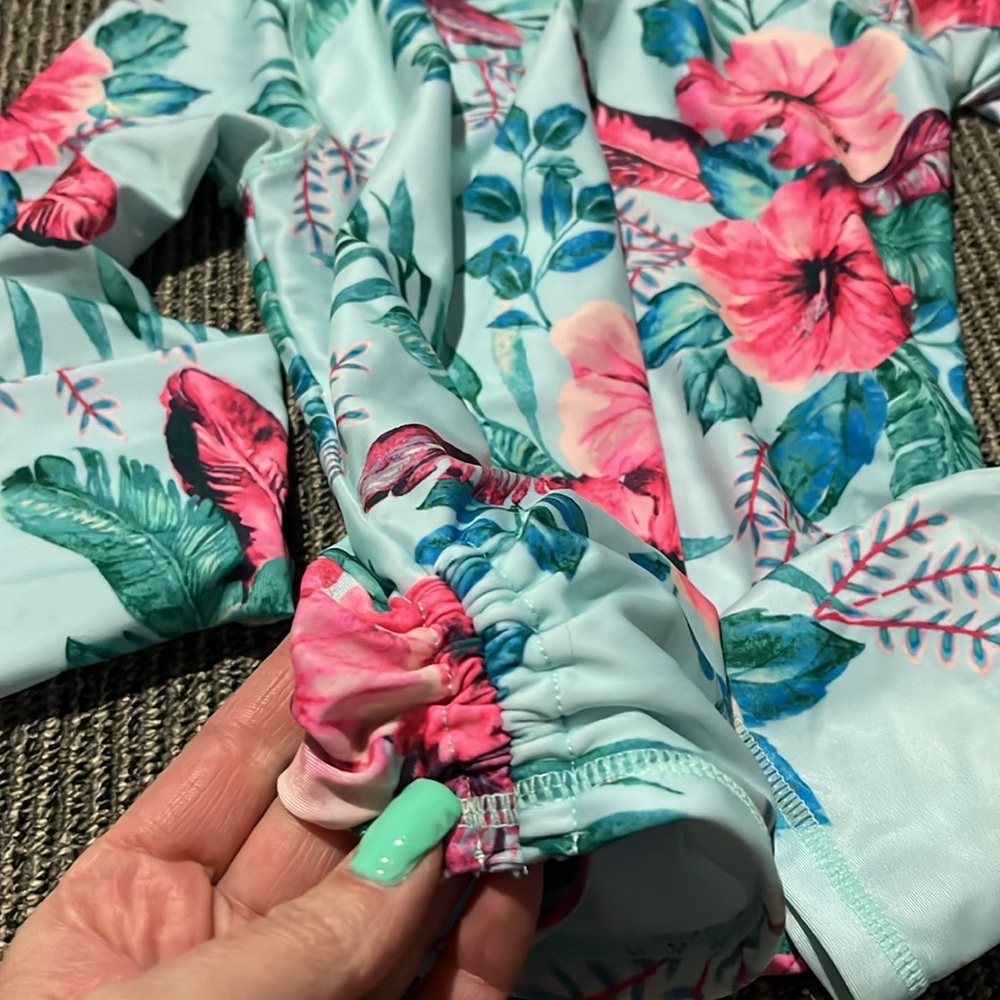 Rashguard - Picture 2 of 4